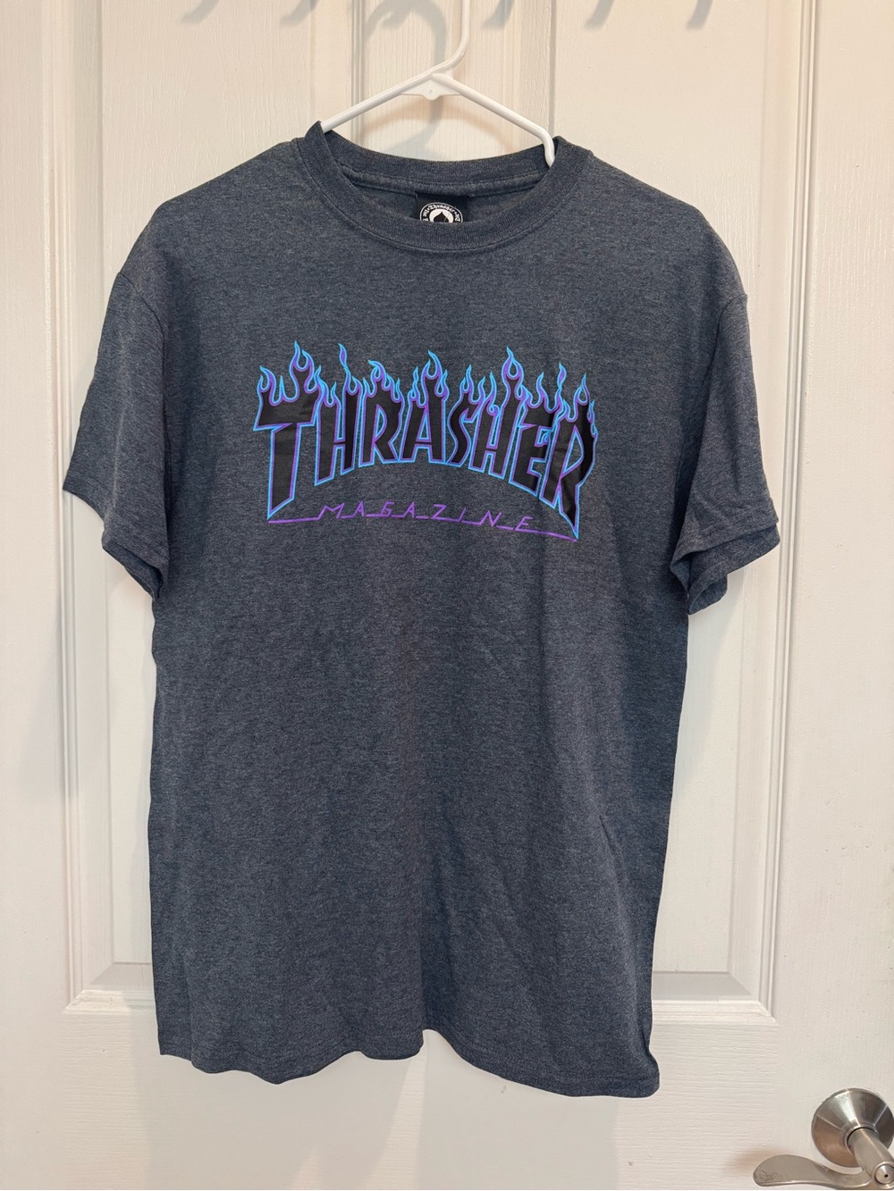 Thrasher Magazine Flame Logo T-Shirt Charcoal Men’s Size M Skate Tee NWT